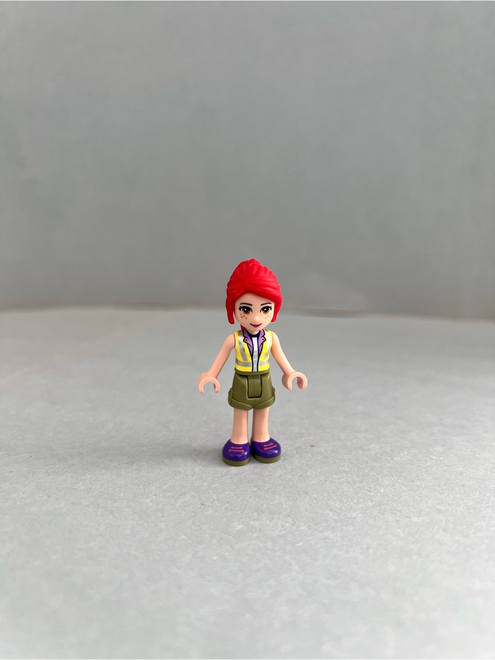LEGO Friends Mia mini-doll figure